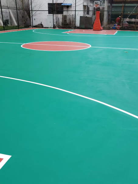 涟水 球场长期使用易出现地面开裂